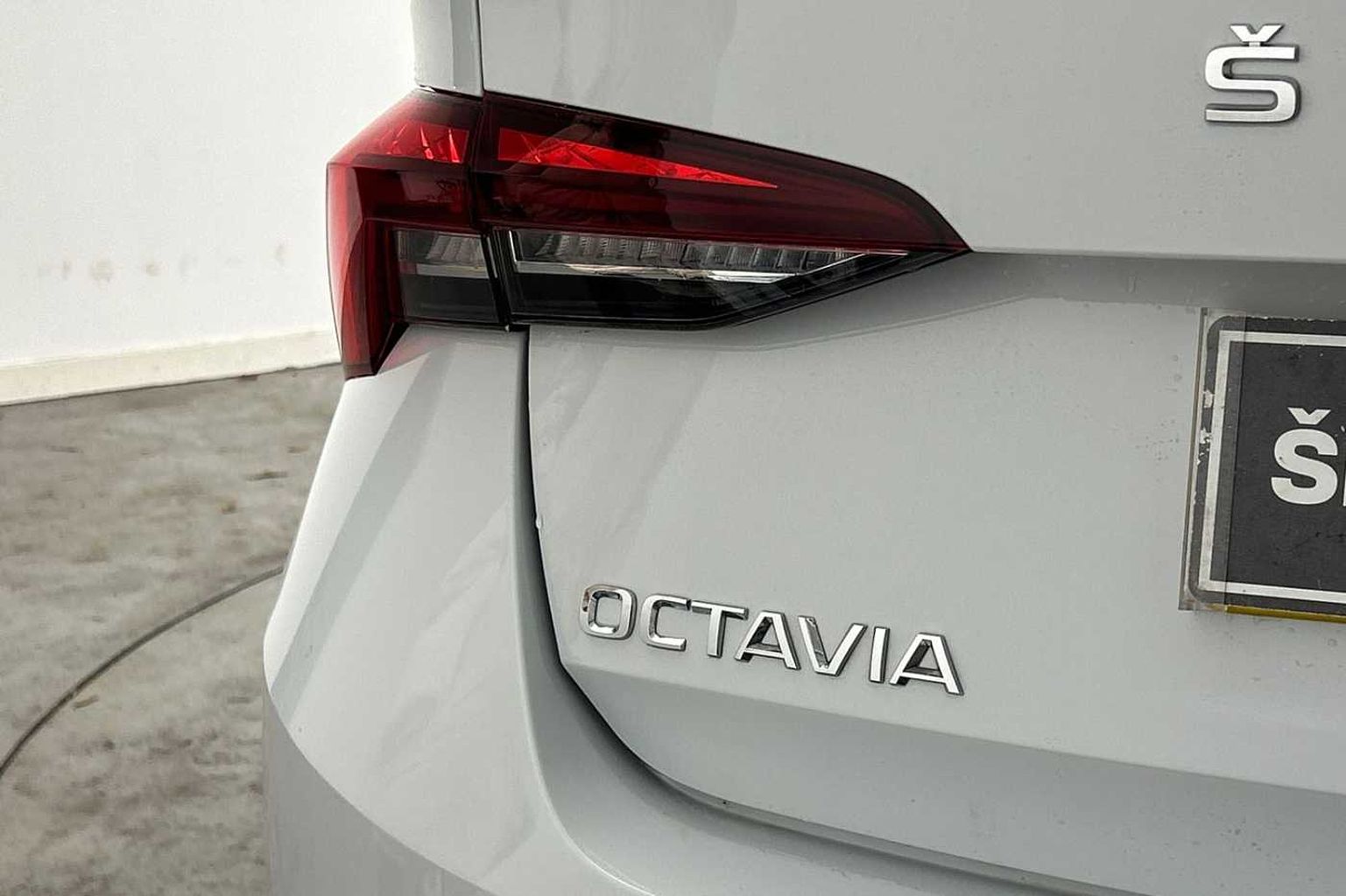 SKODA Octavia 1.0 TSI e-TEC (110ps) SE Technology Auto/DSG Hatchback